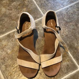 TOMS wedges